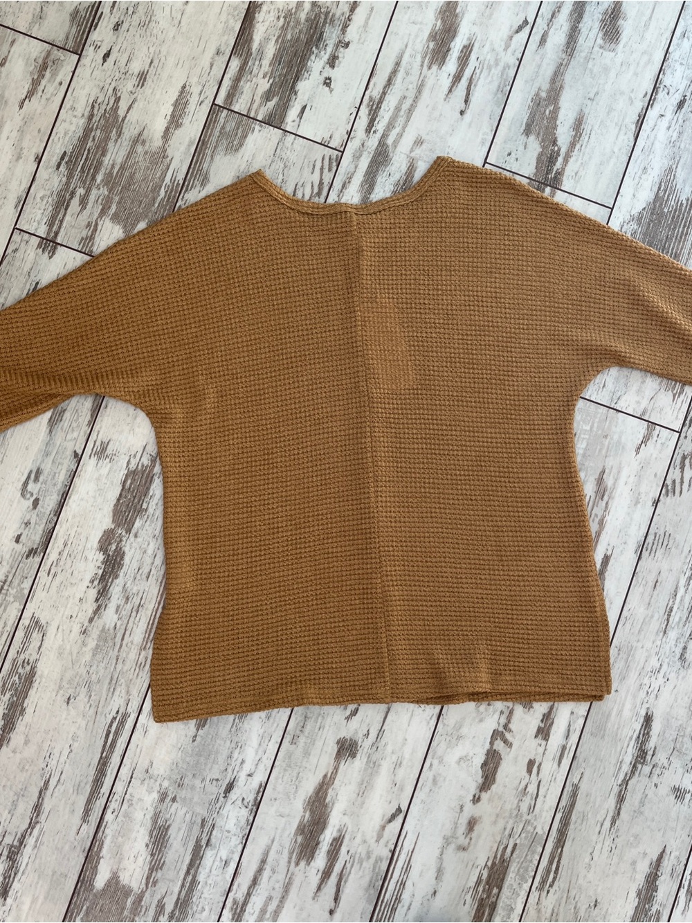 Dokotoo Waffle Knit Long Sleeve Shirt Womens Large NWT Brown Tan Side Slit Tee - Picture 5 of 10